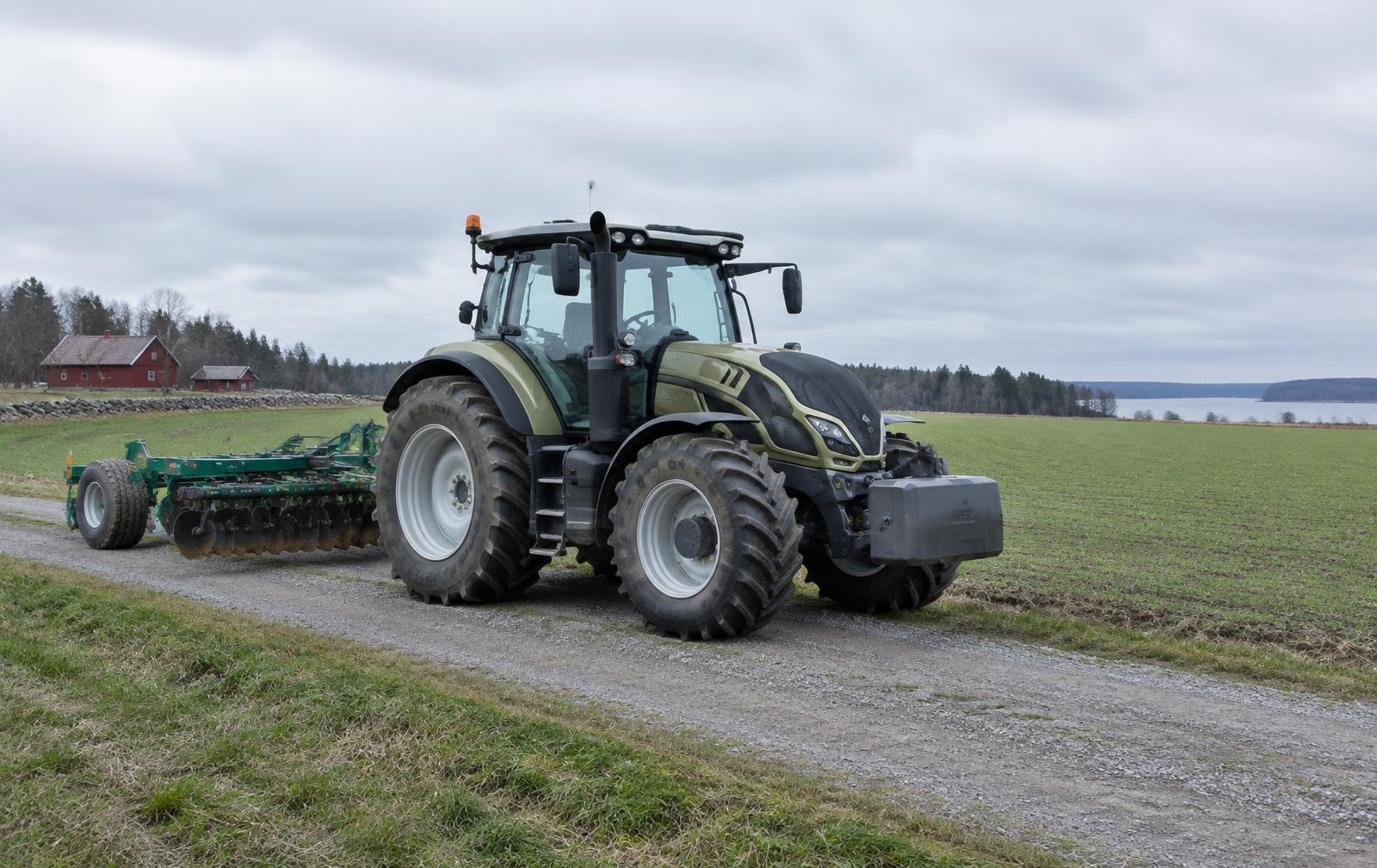 traktor på arbetsplats
